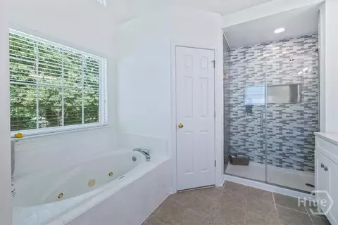 Bath - 280 Silver Brook Cir, Pooler, GA 31322 photo 3 of 4