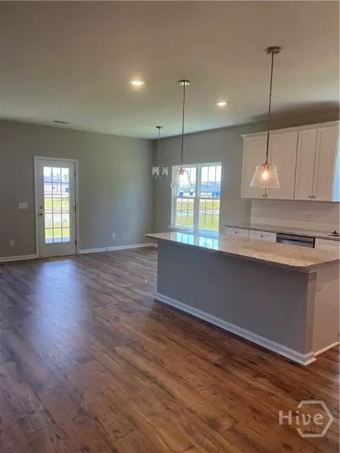 138 Chilburn Cir, Bloomingdale, GA 31302