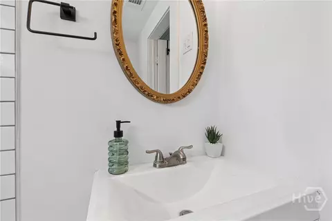 Bath - 730 E 38th St, Savannah, GA 31401 photo 2 of 4