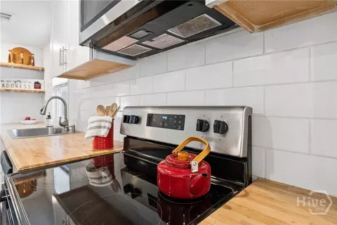 Kitchen - 730 E 38th St, Savannah, GA 31401 photo 1 of 5