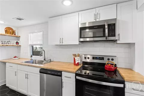 Kitchen - 730 E 38th St, Savannah, GA 31401 photo 3 of 5