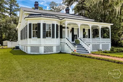 Exterior - 608 Pine St, Guyton, GA 31312 photo 2 of 14