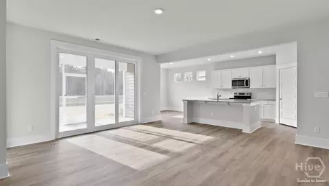 Living - 165 Buckeye Rd, Guyton, GA 31312 photo 1 of 2