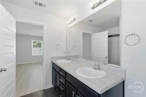 Bath - 160 Vale Loop, Savannah, GA 31405 photo 1 of 3