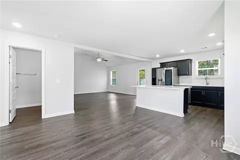 Entry Way - 160 Vale Loop, Savannah, GA 31405 photo 4 of 4
