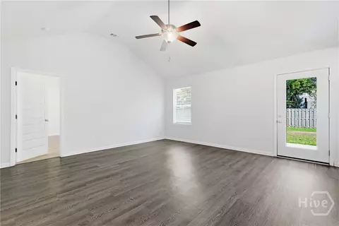 Living - 160 Vale Loop, Savannah, GA 31405 photo 1 of 3