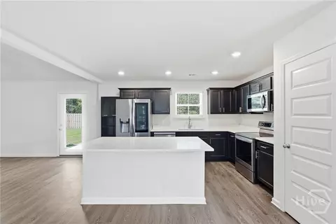 Kitchen - 160 Vale Loop, Savannah, GA 31405 photo 2 of 2