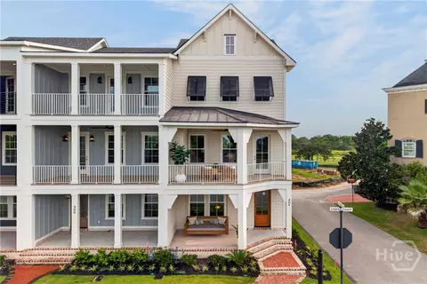 404 Legends Ct, Savannah, GA 31401