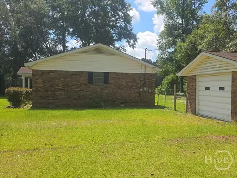 162 Carlton Ave, Bloomingdale, GA 31302