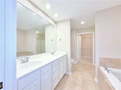 Bath - 132 Ventura Pl, Pooler, GA 31322 photo 2 of 5