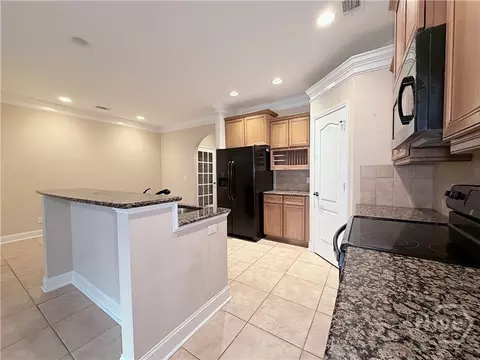 Kitchen - 132 Ventura Pl, Pooler, GA 31322 photo 9 of 12