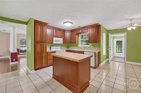 Kitchen - 179 Hawk Hammock Dr, Springfield, GA 31329 photo 1 of 6