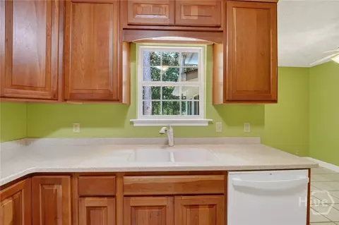 Kitchen - 179 Hawk Hammock Dr, Springfield, GA 31329 photo 5 of 6