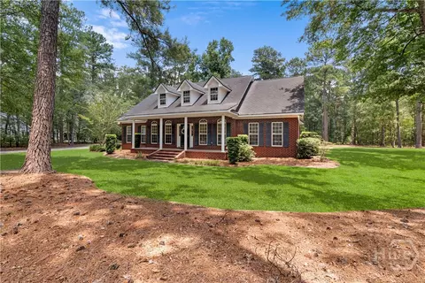 2016 Plantation Pointe Dr, Statesboro, GA 30461