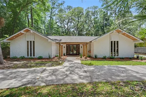 2 Senauki Ln, Savannah, GA 31411