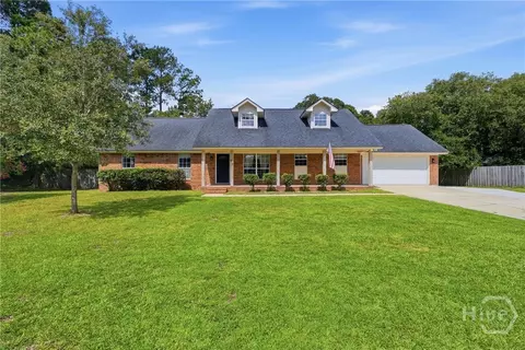 90 Lexington Ct, Richmond Hill, GA 31324