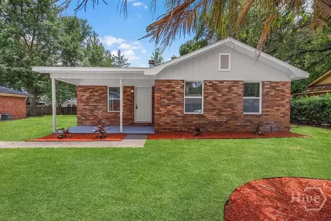 207 Garden Cir, Hinesville, GA 31313