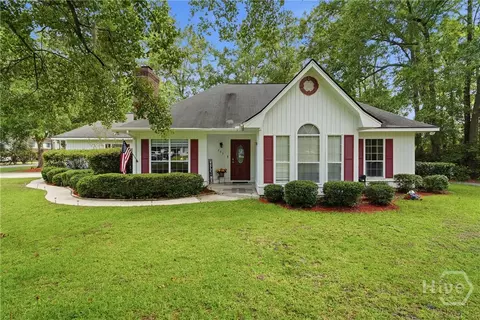 203 S Topi Trl, Hinesville, GA 31313