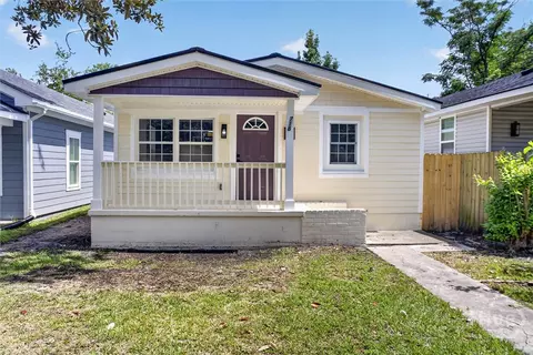 718 W 51st St, Savannah, GA 31405
