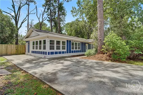 212 Chatham Villa Dr, Savannah, GA 31408