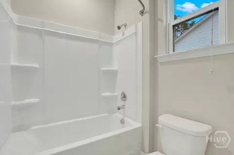 Bath - 183 Benelli Dr, Pooler, GA 31322 photo 5 of 6