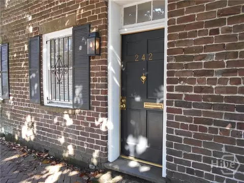 242 Price St, Savannah, GA 31401