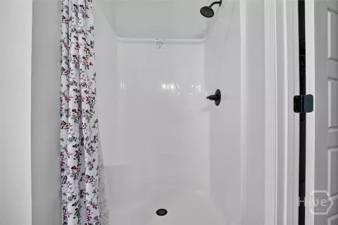 Bath - 329 Crosswinds Dr, Rincon, GA 31326 photo 5 of 8