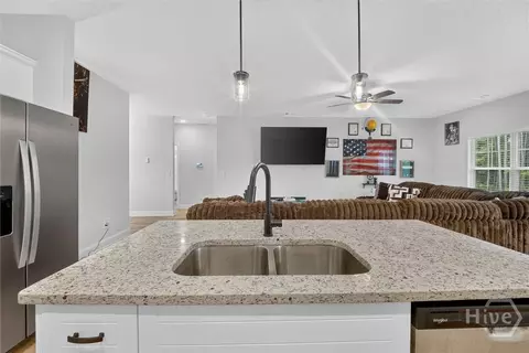 Kitchen - 329 Crosswinds Dr, Rincon, GA 31326 photo 2 of 4