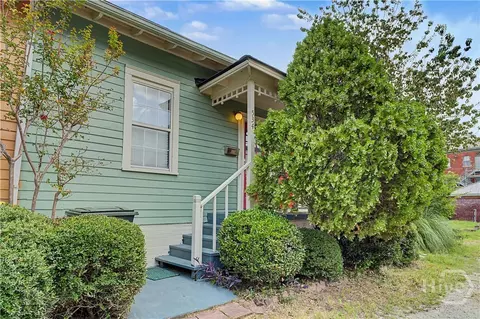 534 E Gordon Ln, Savannah, GA 31401
