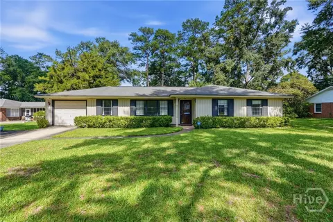 515 Pineview Dr, Hinesville, GA 31313