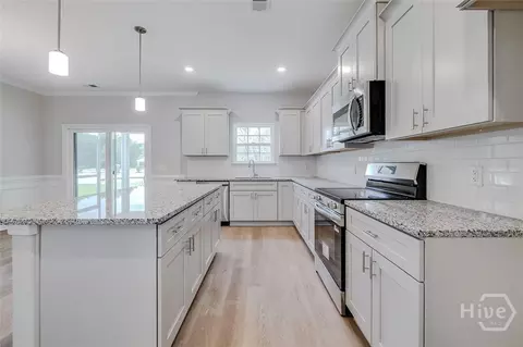 Kitchen - 1371 Ebenezer Rd, Rincon, GA 31326 photo 7 of 7