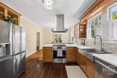 Kitchen - 1204 E 52nd St, Savannah, GA 31404 photo 6 of 8
