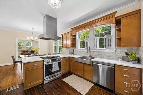 Kitchen - 1204 E 52nd St, Savannah, GA 31404 photo 5 of 8