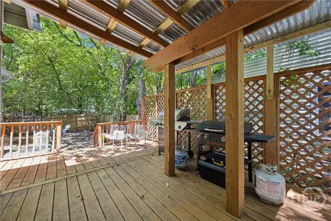 Exterior - 1204 E 52nd St, Savannah, GA 31404 photo 5 of 9