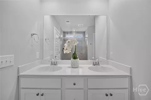 Bath - 123 Binscombe Ln, Pooler, GA 31322 photo 1 of 2