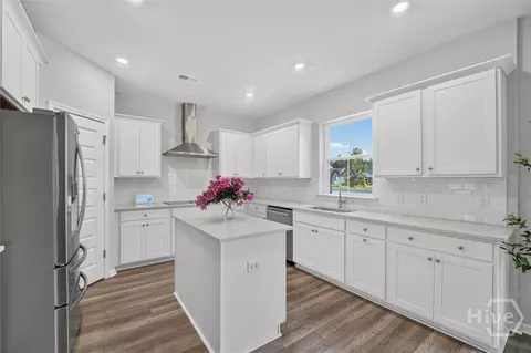 Kitchen - 123 Binscombe Ln, Pooler, GA 31322 photo 2 of 4
