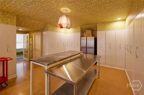 Kitchen - 102 E 45th St, Savannah, GA 31405 photo 5 of 5