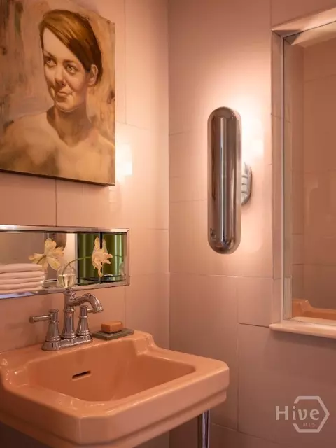 Bath - 102 E 45th St, Savannah, GA 31405 photo 1 of 5