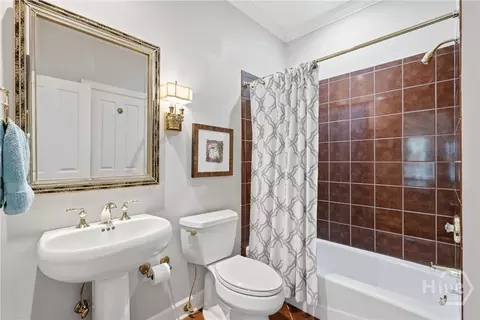 Bath - 3 Springpine Ln, Savannah, GA 31411 photo 6 of 9