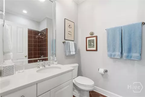 Bath - 3 Springpine Ln, Savannah, GA 31411 photo 7 of 9