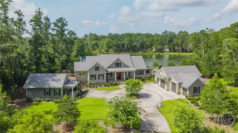 416 Spanish Moss Ln, Richmond Hill, GA 31324