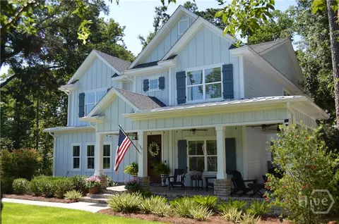 586 Enclave Dr, Richmond Hill, GA 31324