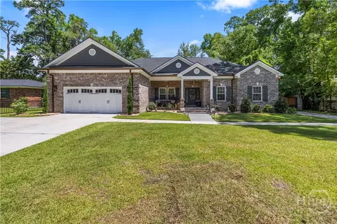 28 Alpine Dr, Savannah, GA 31405