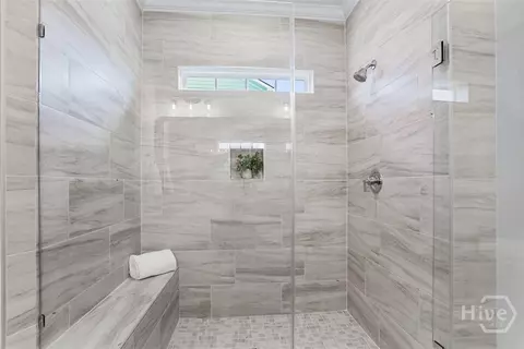 Bath - 155 Champlain Dr, Pooler, GA 31322 photo 3 of 4
