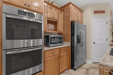 Kitchen - 570 Brogdon Rd, Guyton, GA 31312 photo 4 of 4
