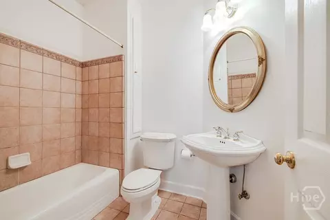 Bath - 117 Manor Row, Pooler, GA 31322 photo 5 of 5