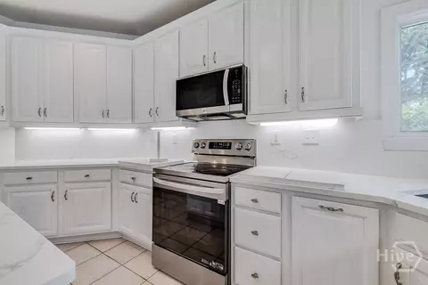 Kitchen - 117 Manor Row, Pooler, GA 31322 photo 7 of 7