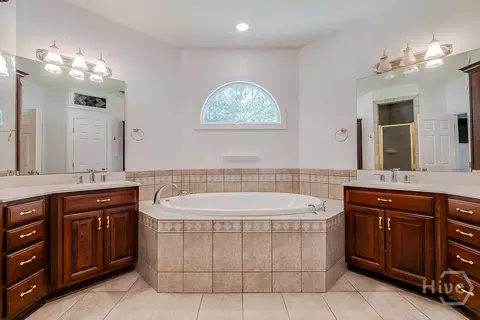 Bath - 117 Manor Row, Pooler, GA 31322 photo 2 of 5