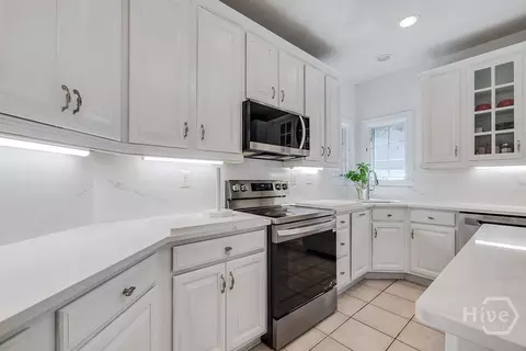 Kitchen - 117 Manor Row, Pooler, GA 31322 photo 4 of 7