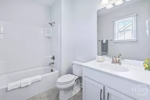 Bath - 119 Bramswell Rd, Pooler, GA 31322 photo 2 of 3